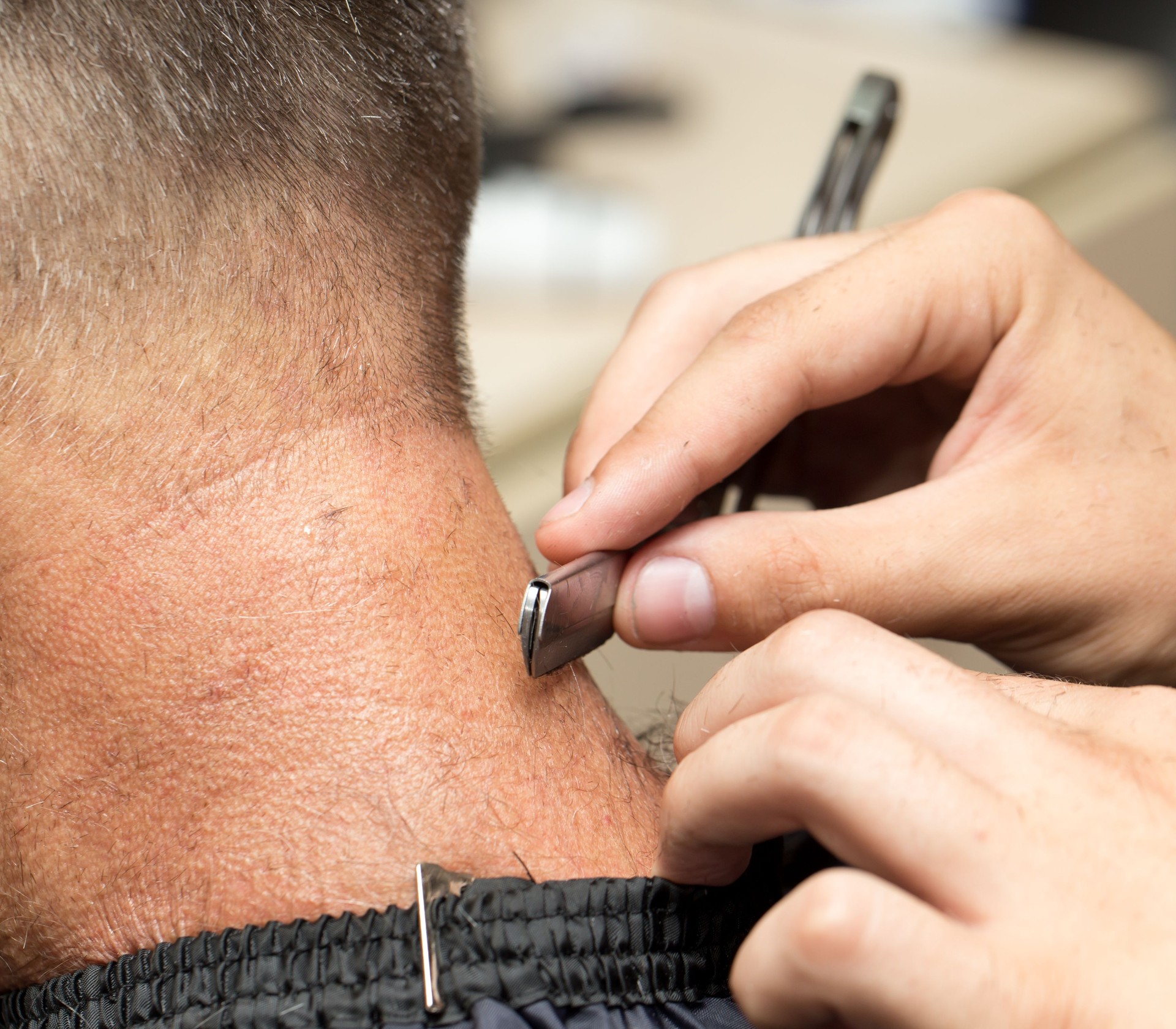 razor haircut at the beauty salon
